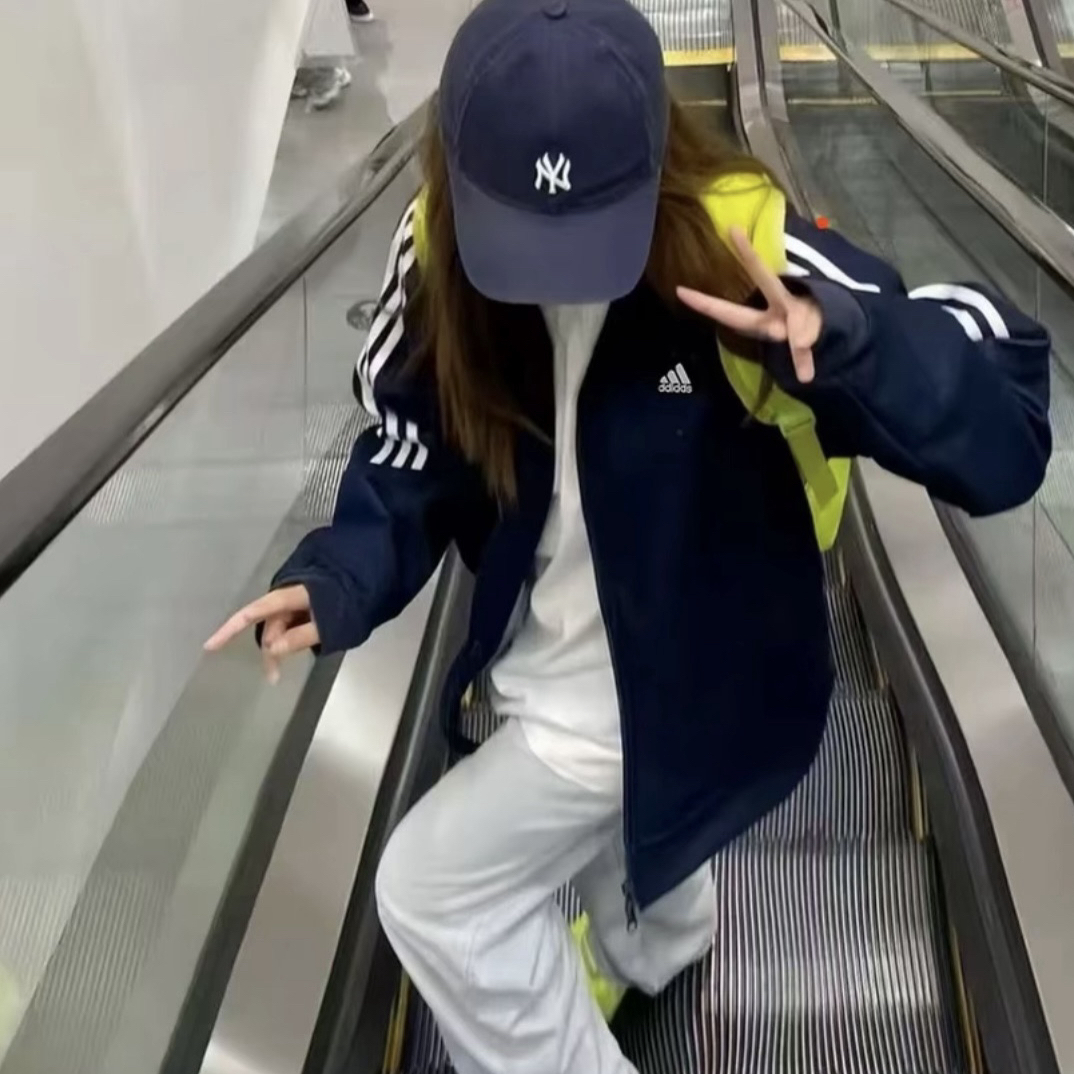 【商场撤柜】QQ糖同款 百搭薄款运动风春季长袖立领刺绣情侣装9952