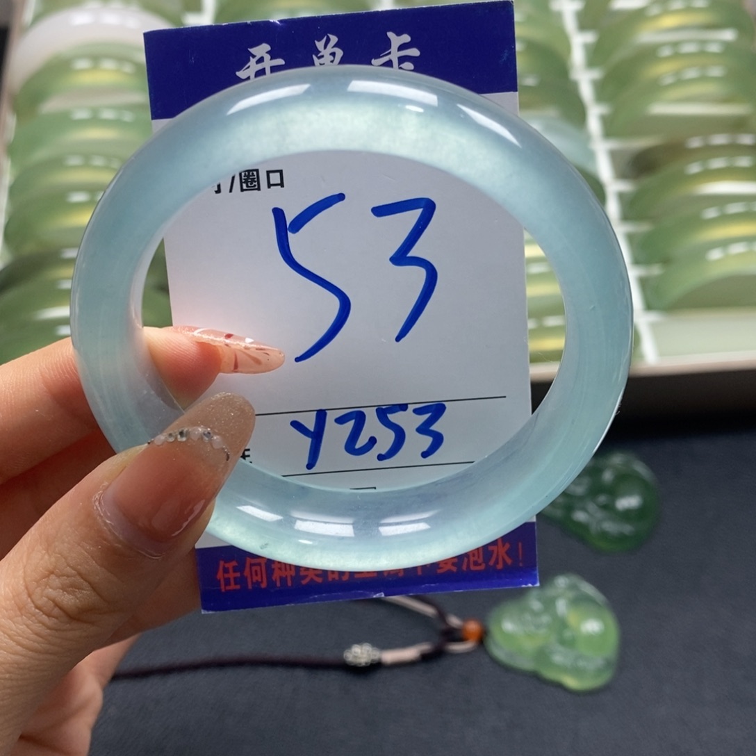 石英质玉手镯未镶嵌