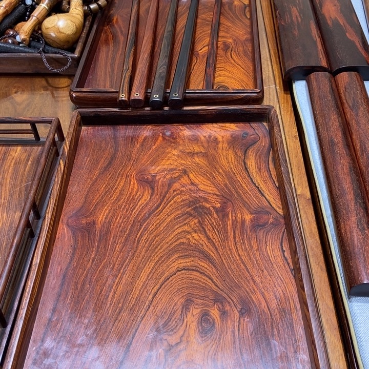 贡木红酸枝微凹茶盘一个