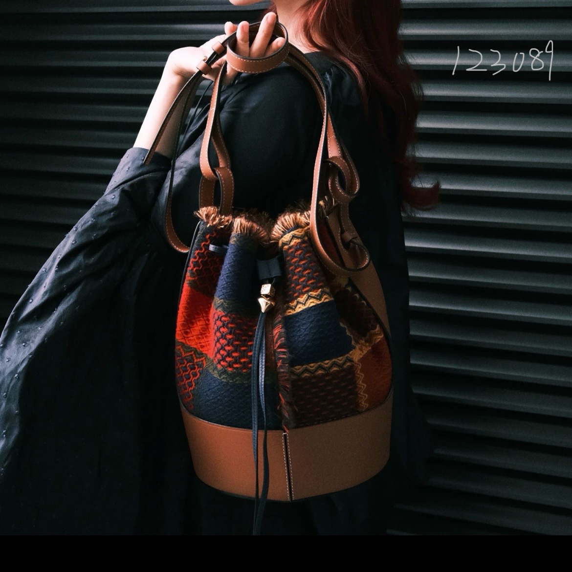 95新 LOEWE/罗意威 夏七/罗意威苏格兰毛呢编织balloon/123089