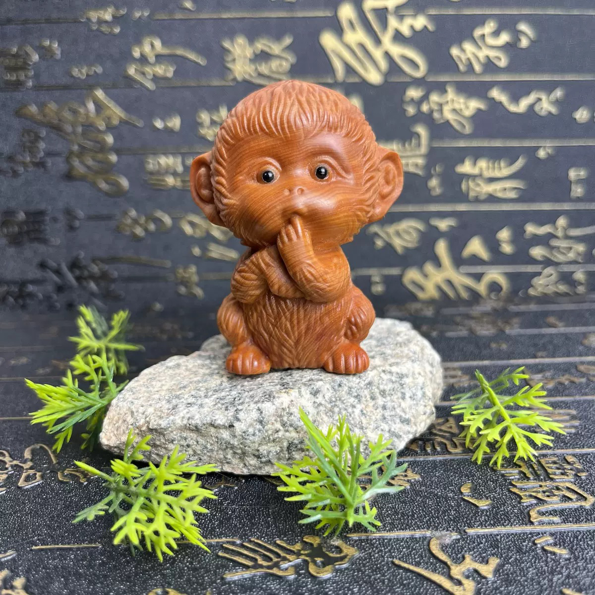 崖柏木雕吃手小萌猴手把件文玩摆件随身把玩家居装饰