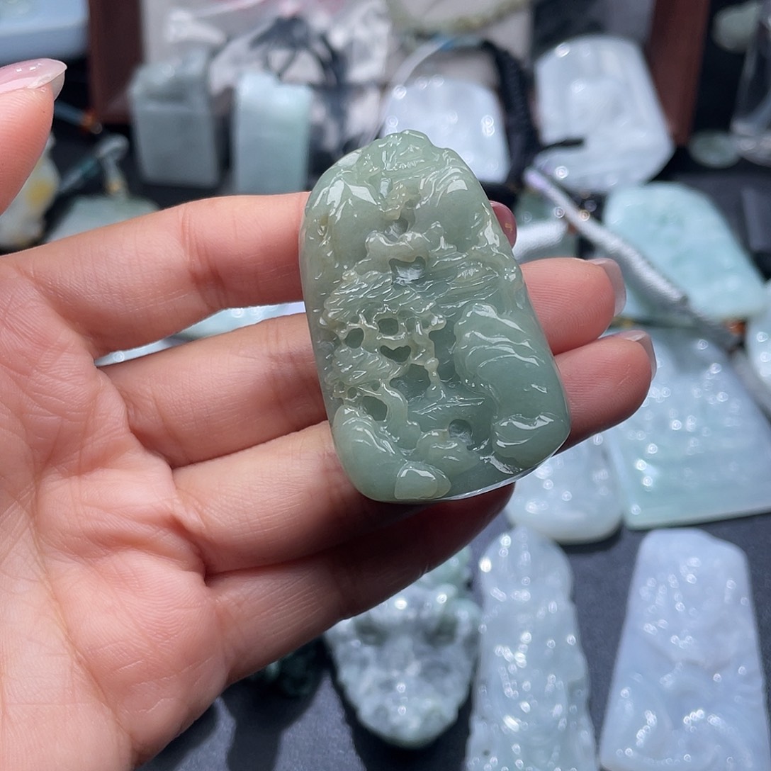 翡翠未镶嵌颈饰翡翠