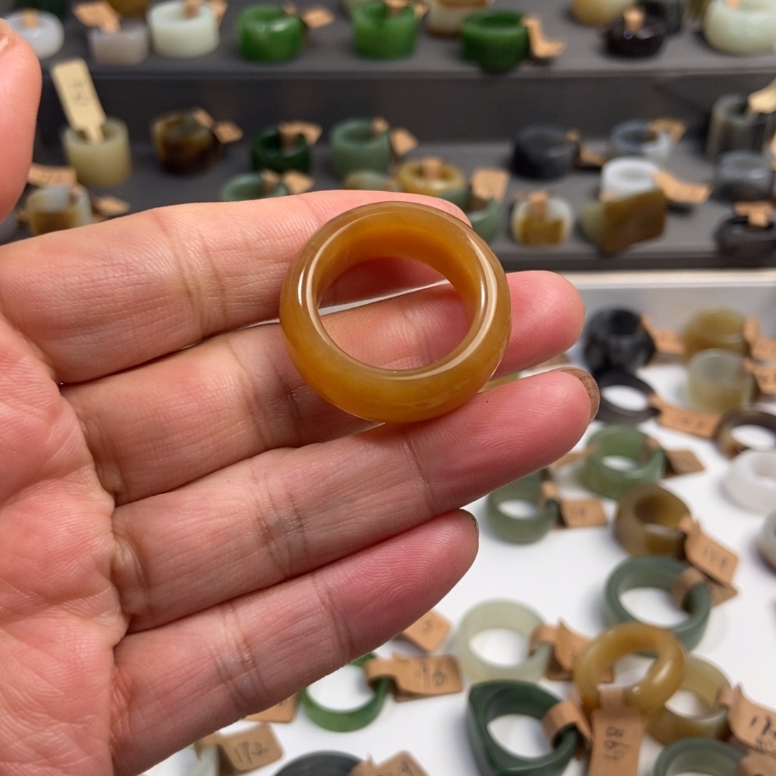 H***、和田玉（糖玉）未镶嵌戒指