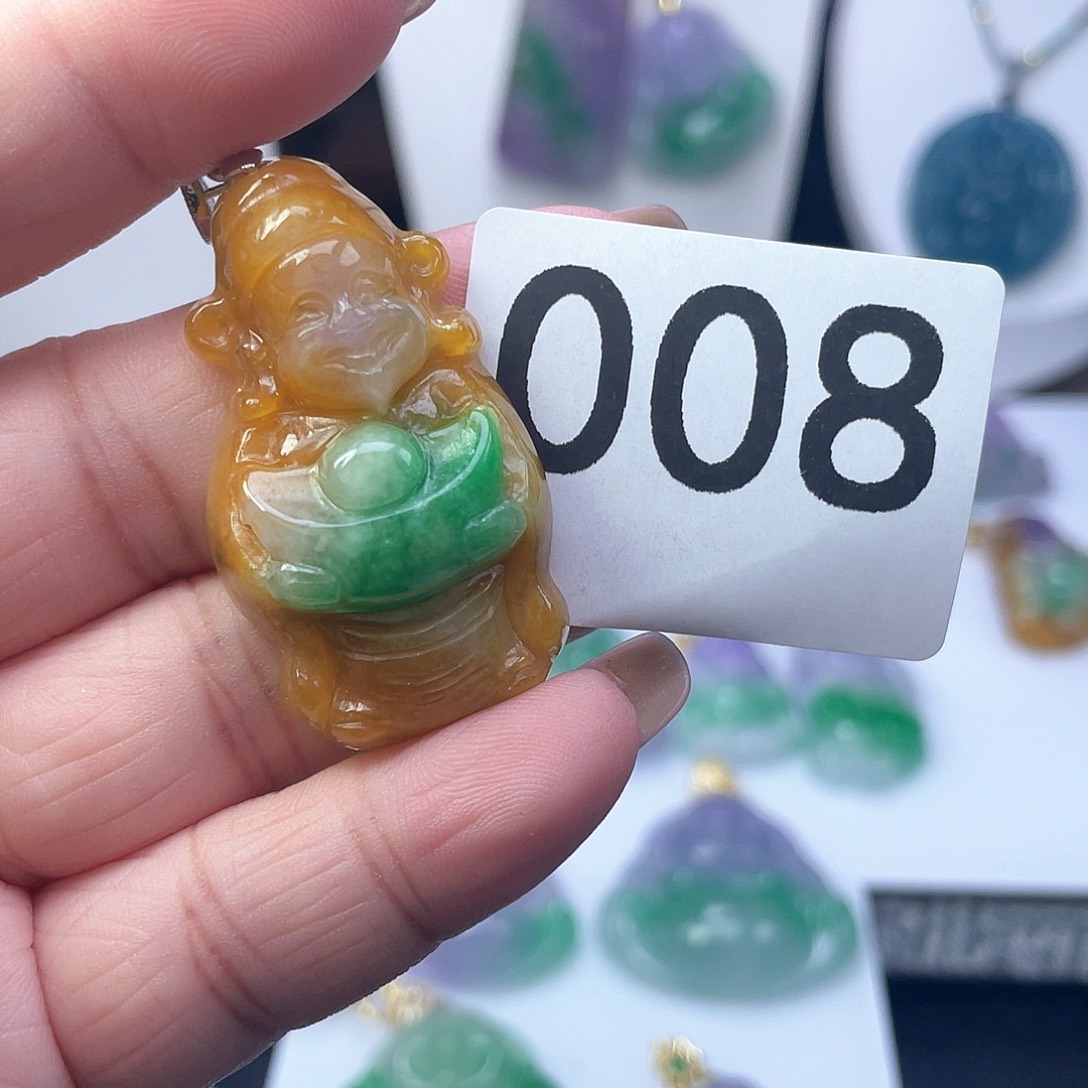 翡翠吊坠(赠链)未镶嵌