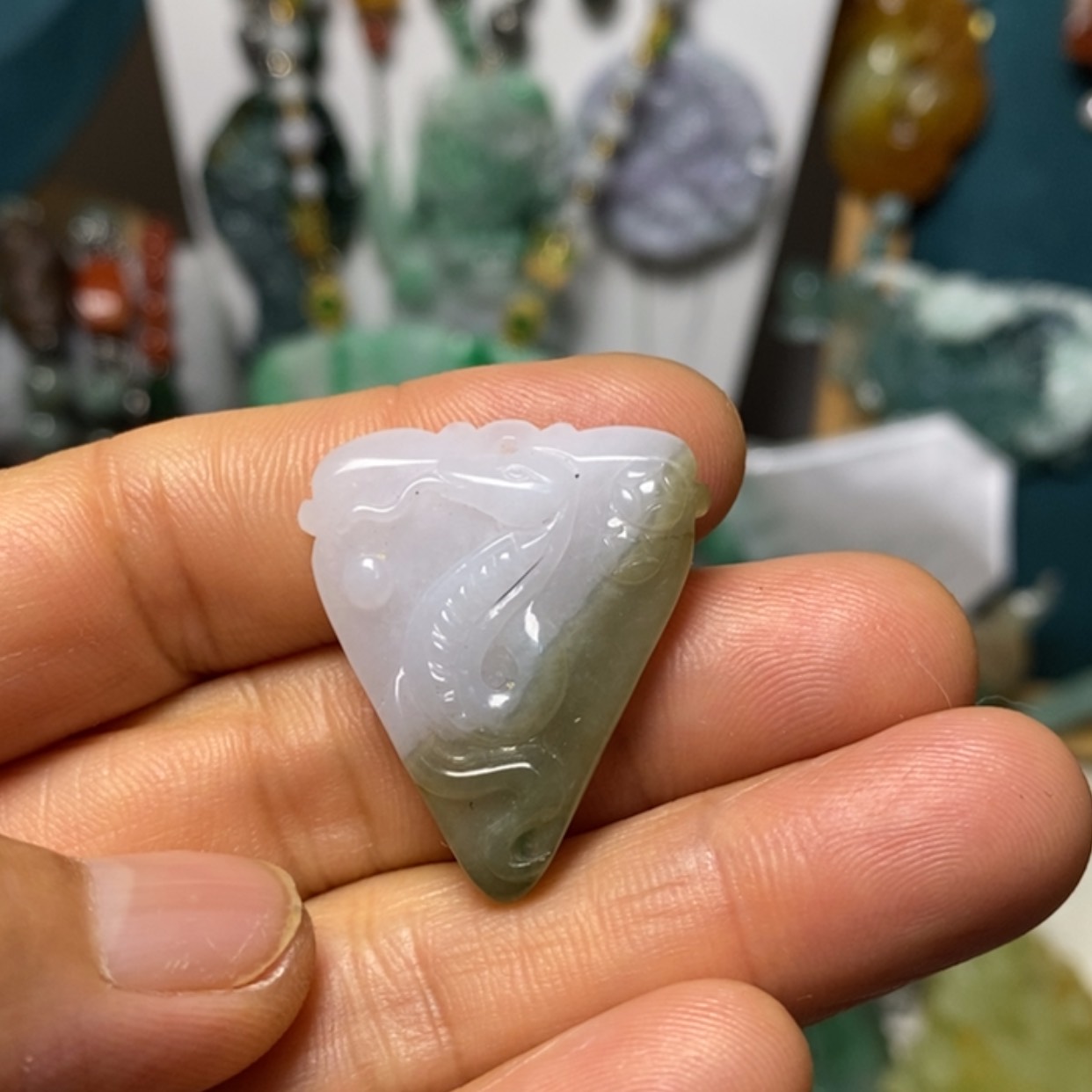 【闪购商品】翡翠吊坠(赠链)未镶嵌