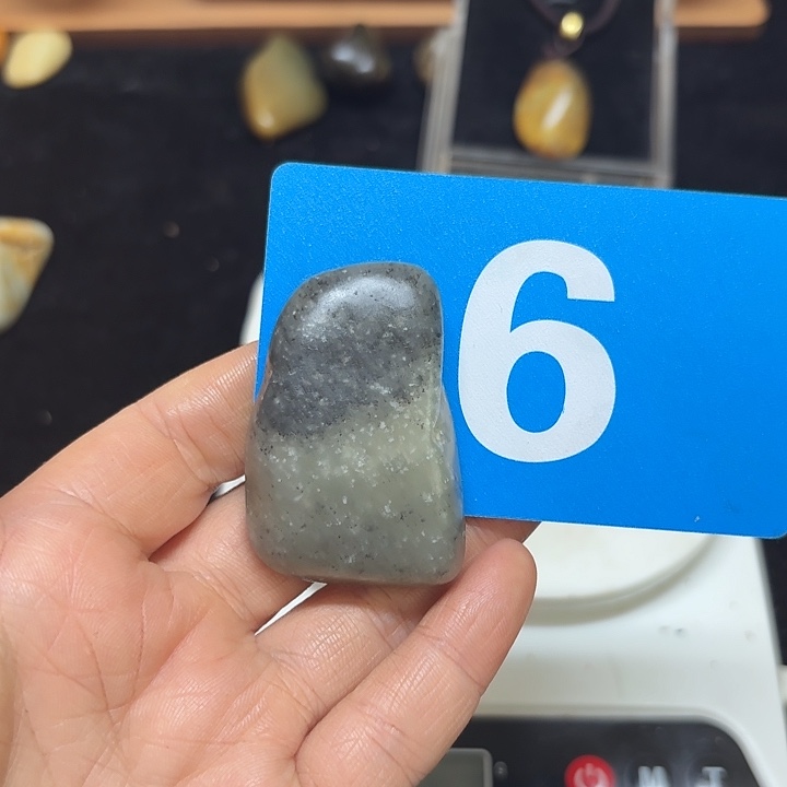 和田玉（糖玉）未镶嵌挂件