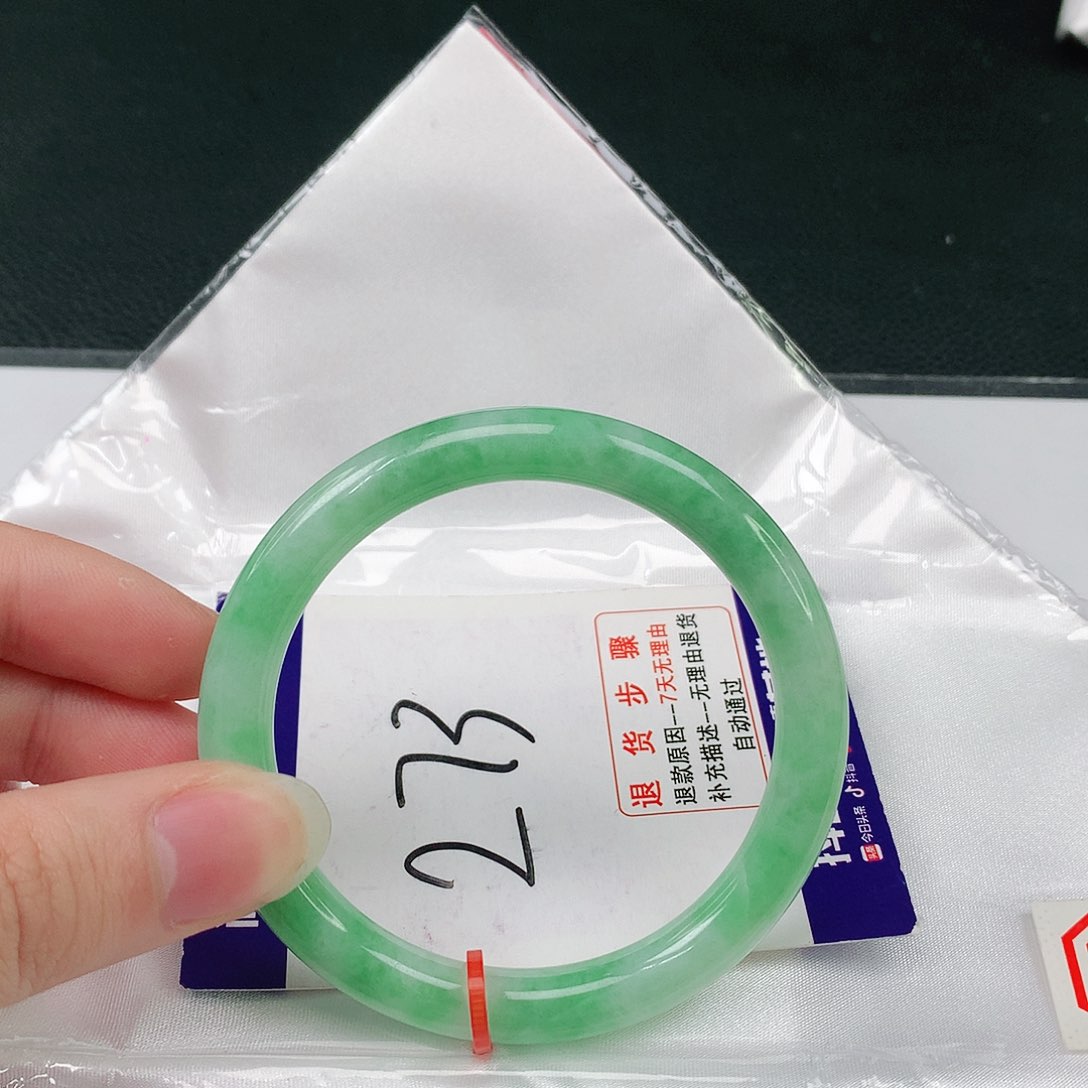 翡翠手镯未镶嵌翡翠