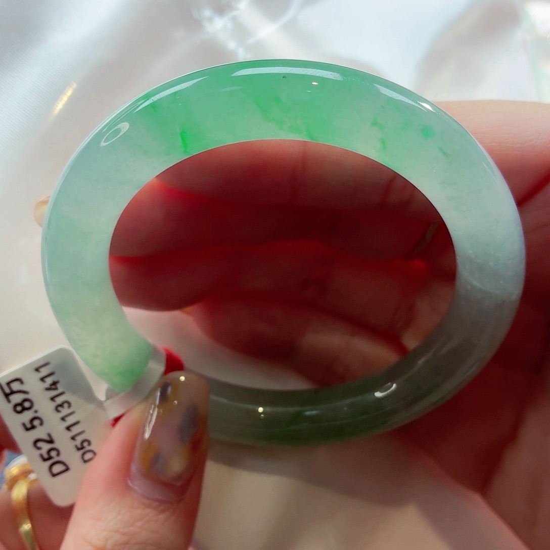 刘***儿翡翠未镶嵌手镯（圆镯）分单22