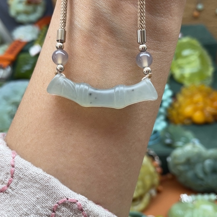 蛇纹石玉吊坠未镶嵌