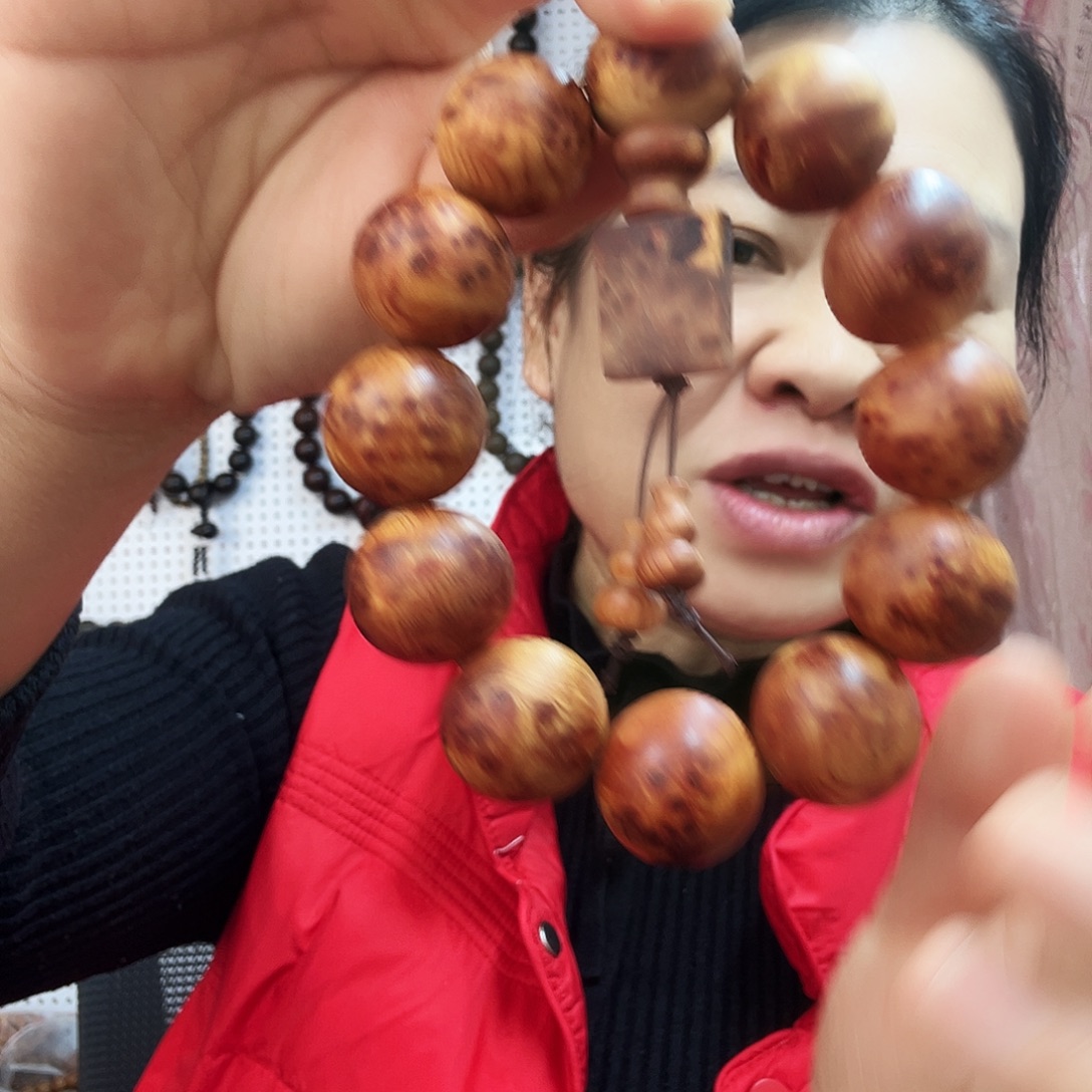 崖柏2.0的12粒的手串