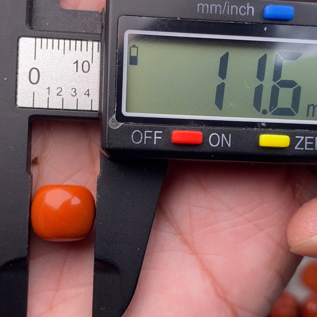 南红玛瑙配饰未镶嵌