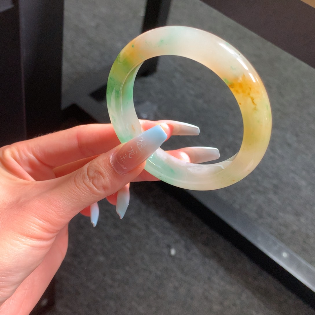 石英质玉手镯未镶嵌木**李