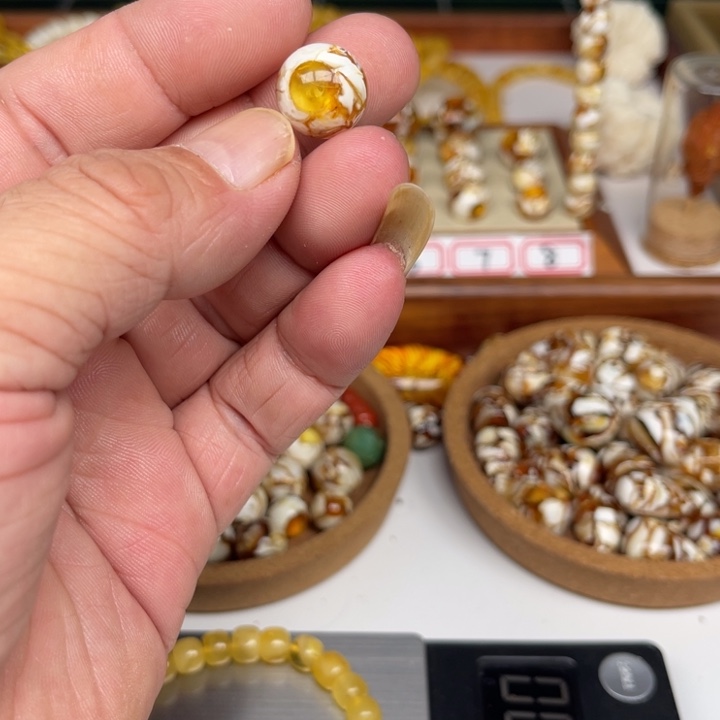 琥珀裸石未镶嵌小***363号