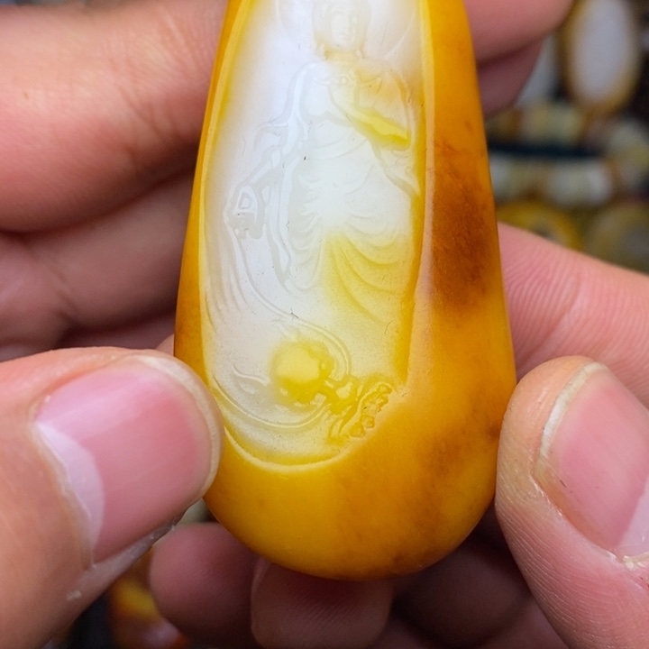 和田玉未镶嵌吊坠(赠链)