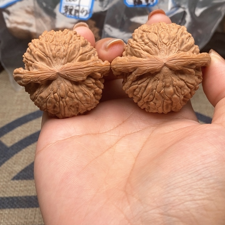 猴头核桃吊坠2223号白狮子46+