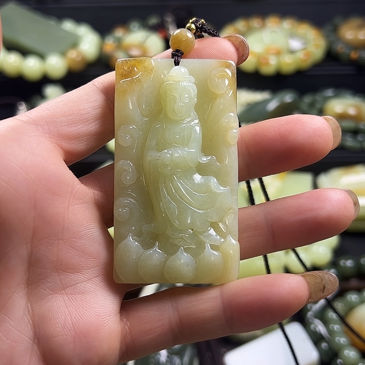 岫岩老玉（透闪石质玉）未镶嵌颈饰