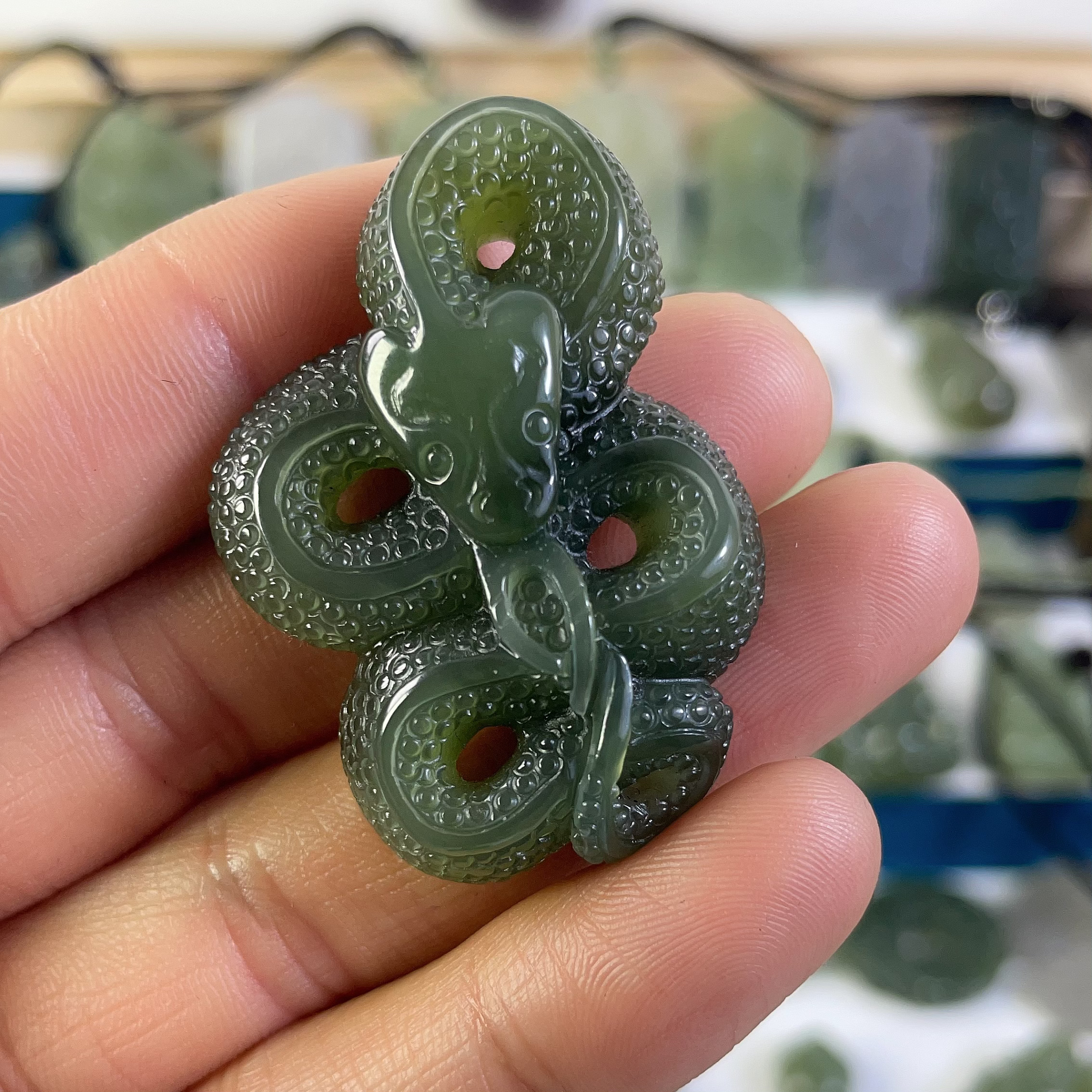 精品高货天然和田玉 蛇牌吊坠