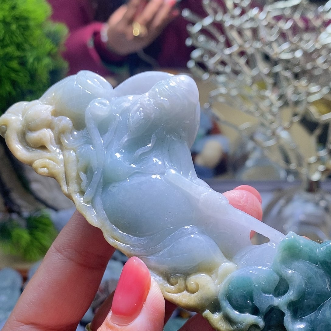 【闪购商品】翡翠未镶嵌颈饰鱼翁