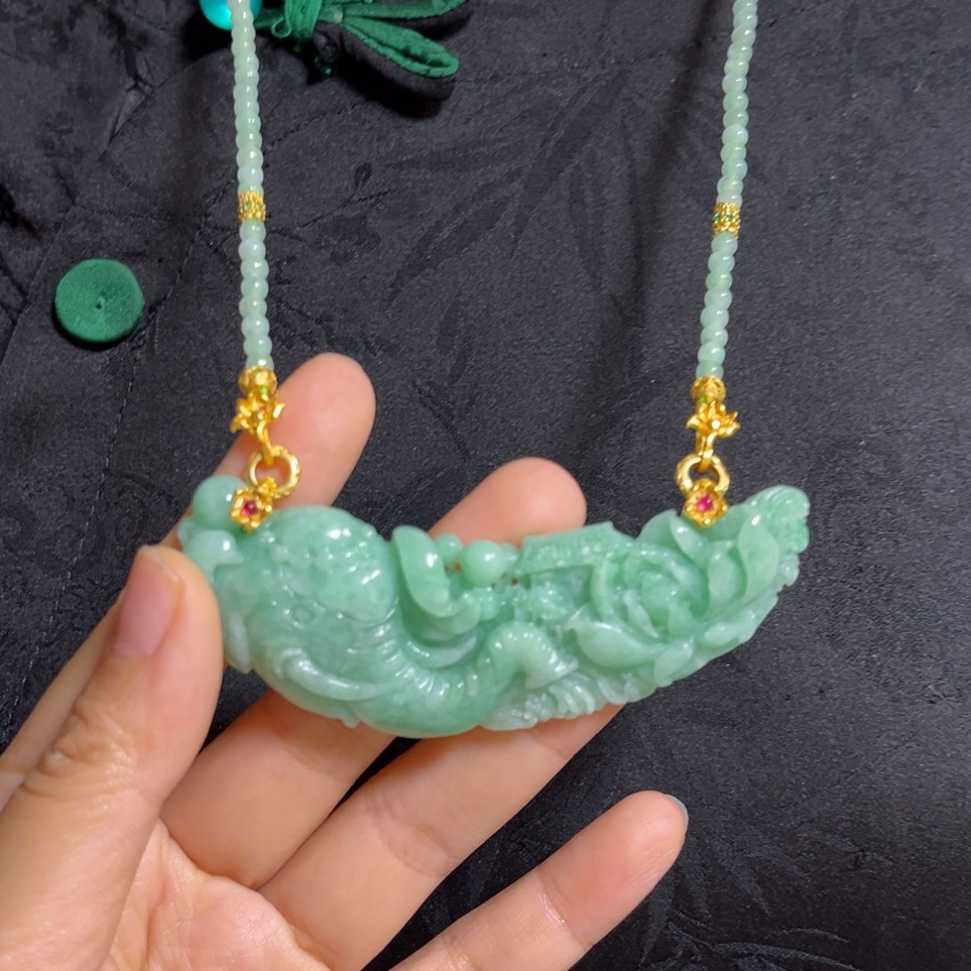 翡翠颈饰未镶嵌吉祥如意