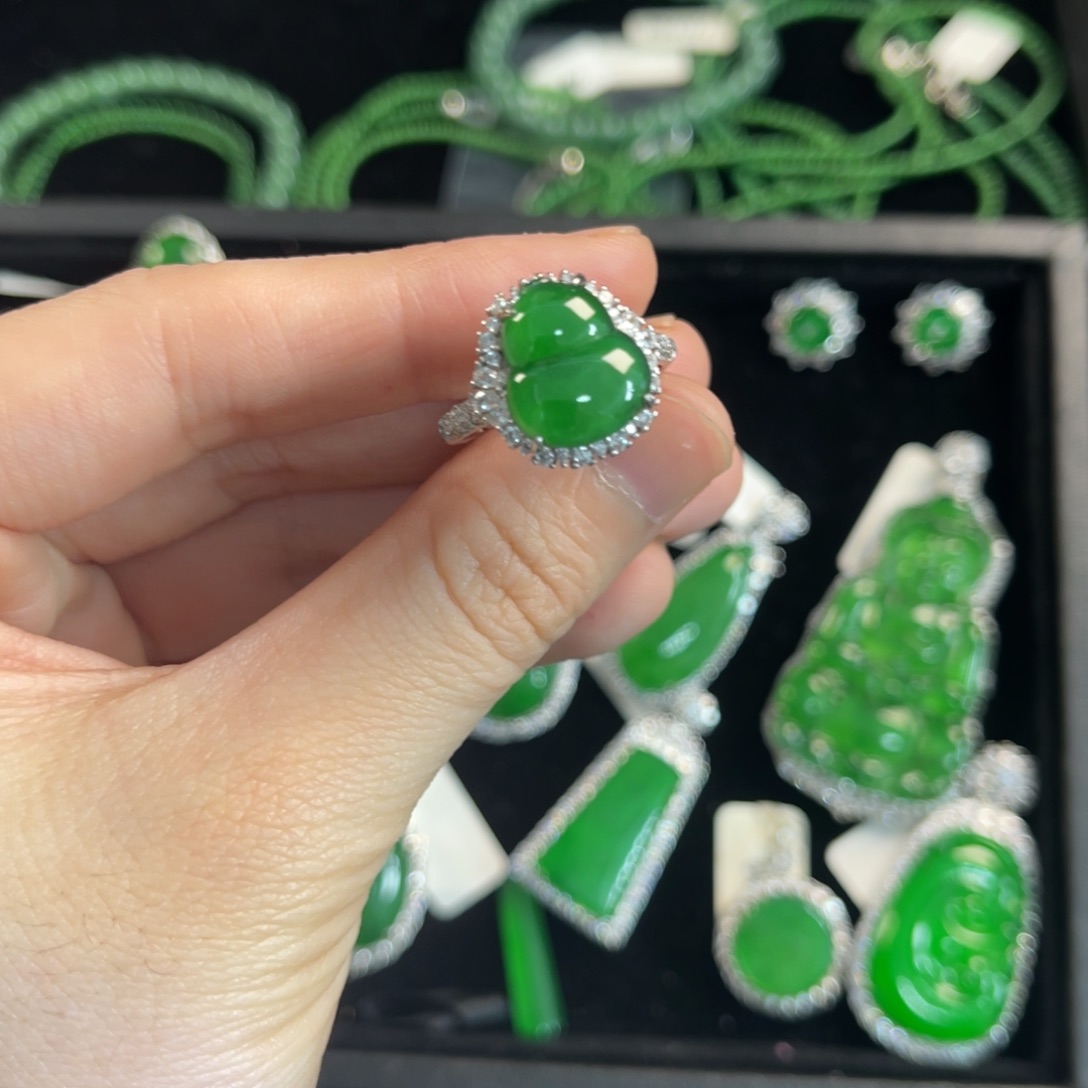 翡翠银S925镶嵌戒指葫芦戒指