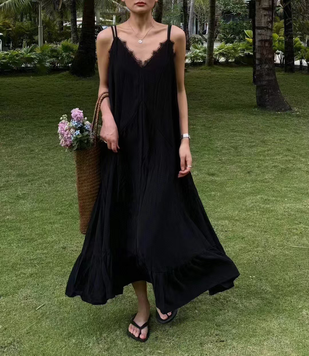 2025欧货黑色吊牌连衣裙蕾丝拼接气质显瘦宽松内搭长裙