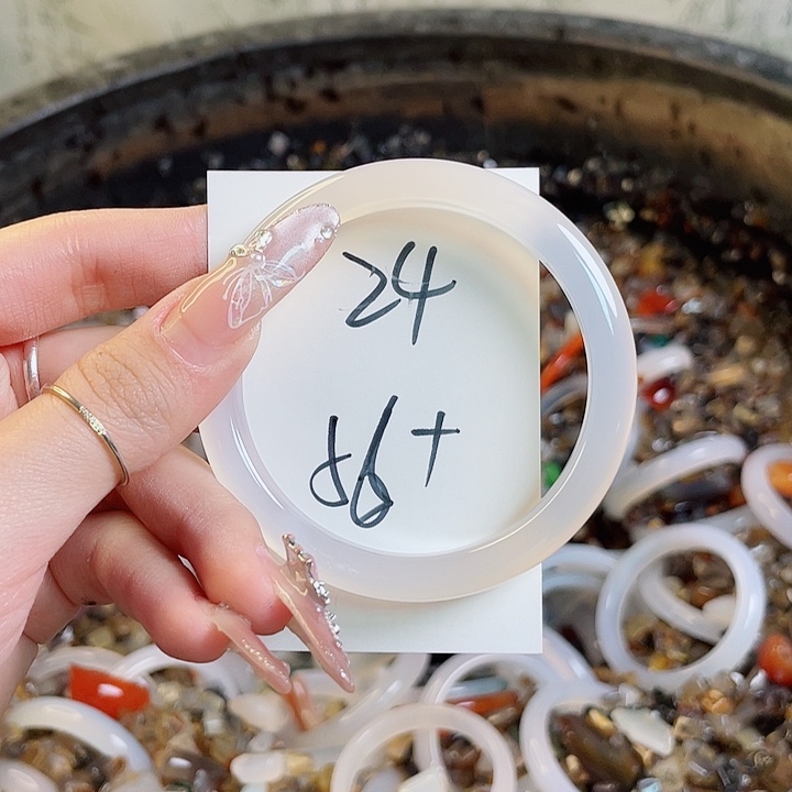 玛瑙/玉髓手镯未镶嵌24