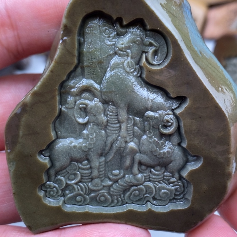 【闪购商品】原石雕刻手把件，脖挂件