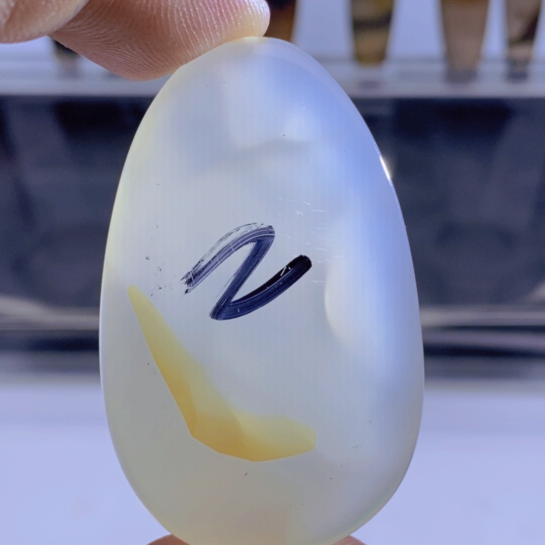 玛瑙/玉髓颈饰未镶嵌丫**?