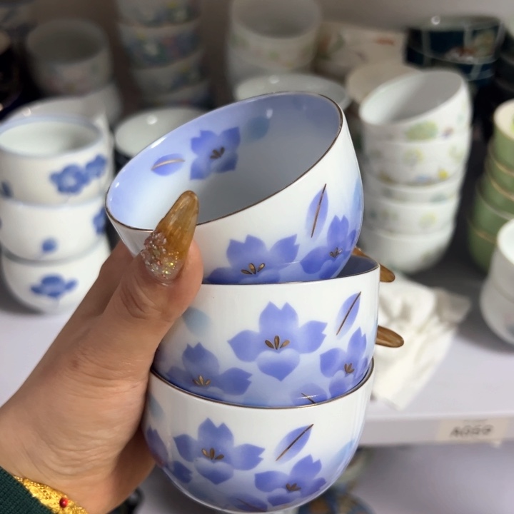 盖碗瓷器直播放漏中