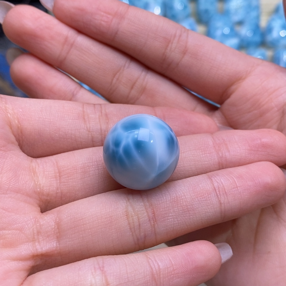 人***玩针钠钙石（海纹石）未镶嵌颈饰