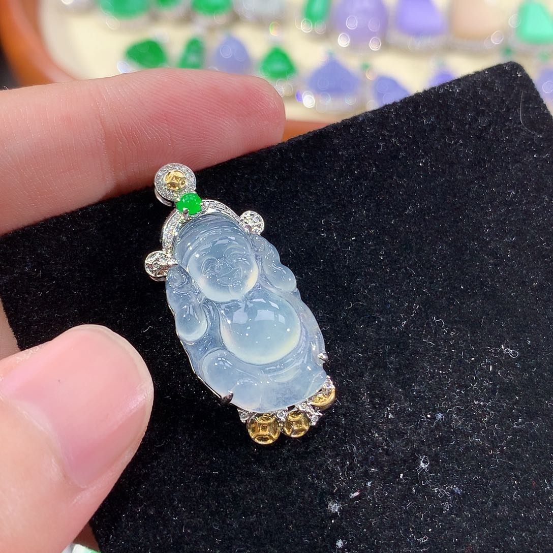 翡翠18K金镶嵌颈饰