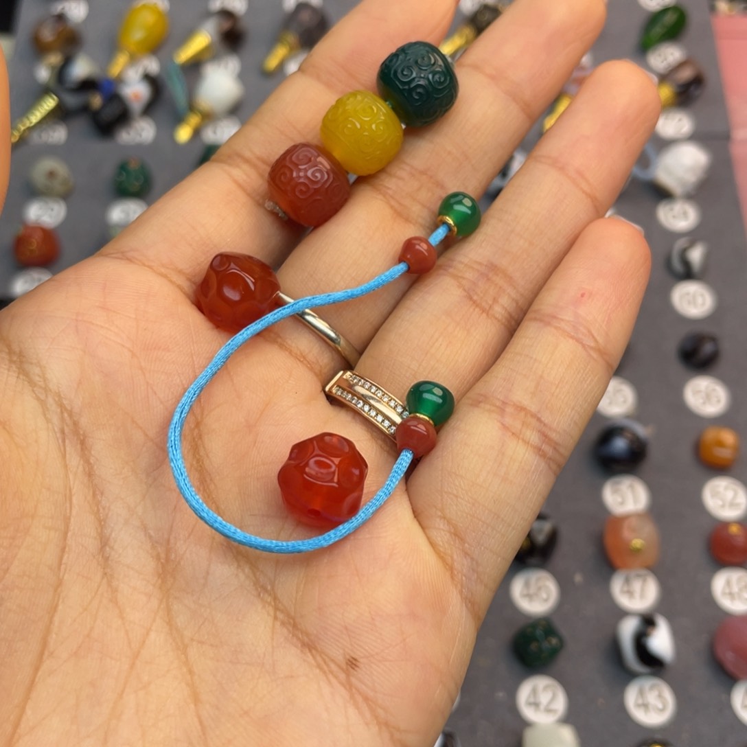 玛瑙/玉髓合金配饰雅**