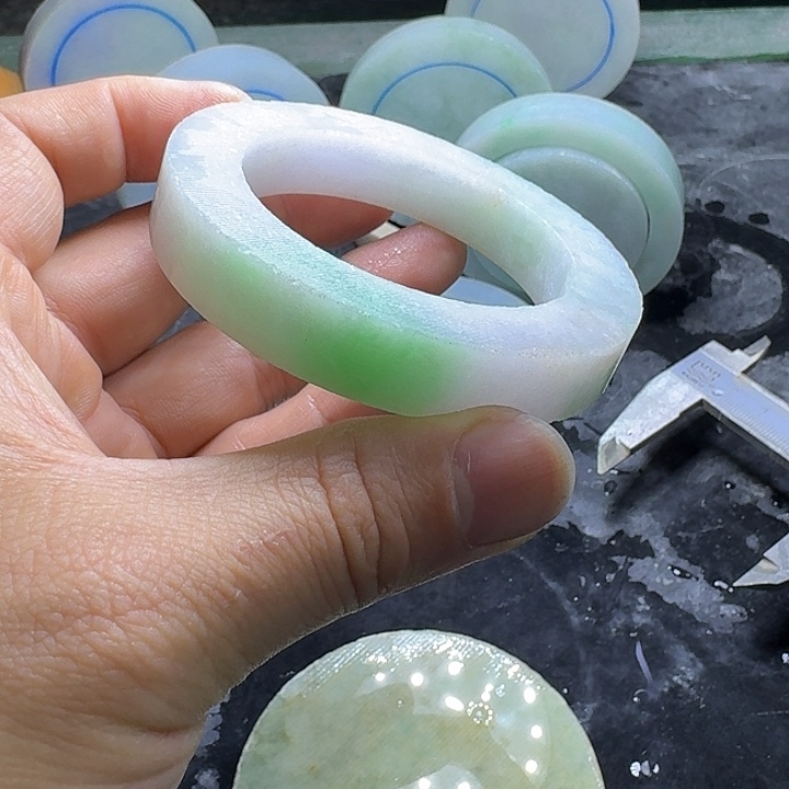 定制翡翠未镶嵌沫**然