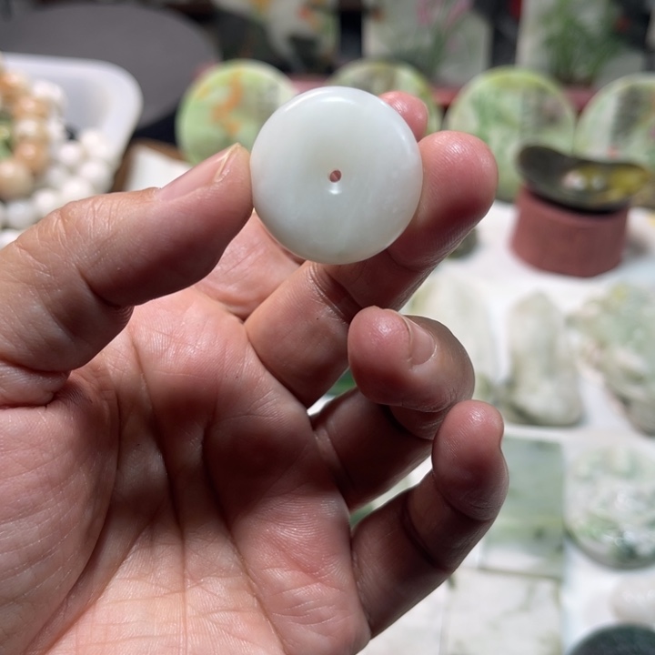 独山玉未镶嵌颈饰