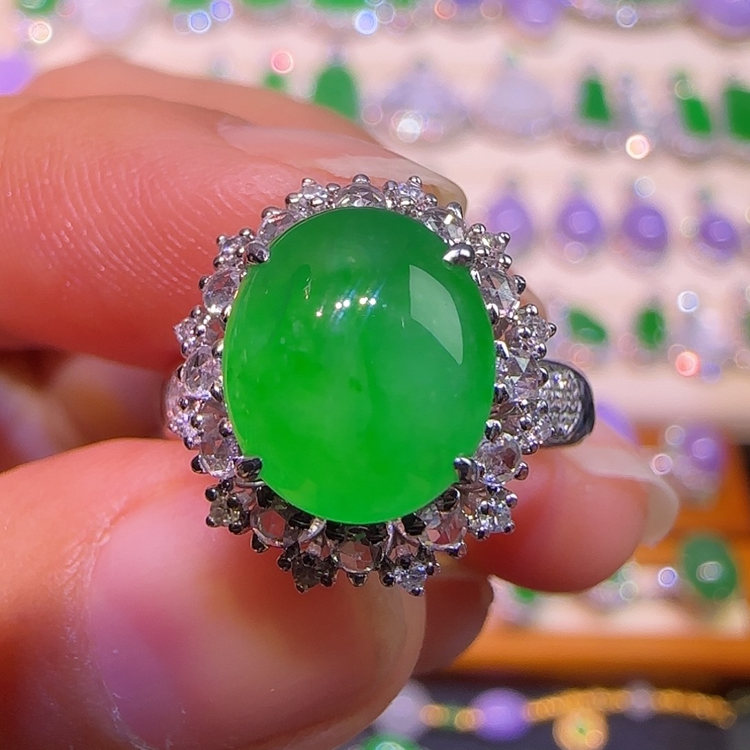 翡翠18K金镶嵌戒指