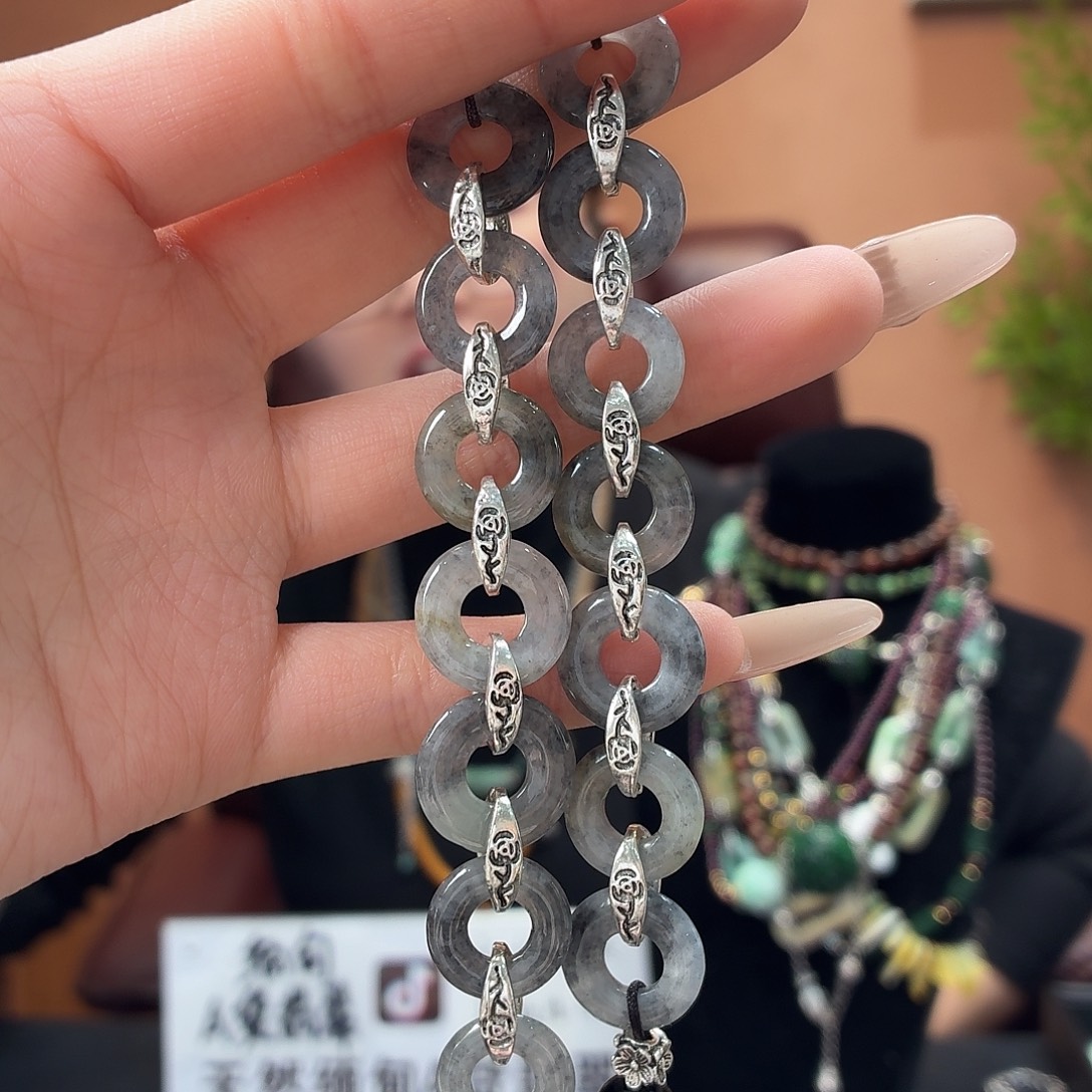 翡翠未镶嵌耳饰多样性发一手串