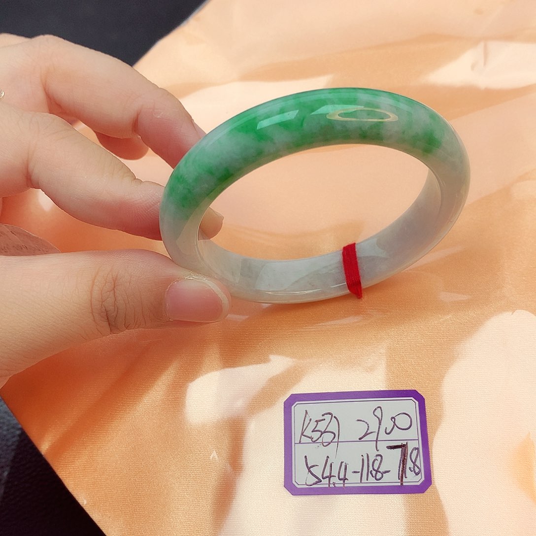 翡翠未镶嵌手镯缅甸翡翠