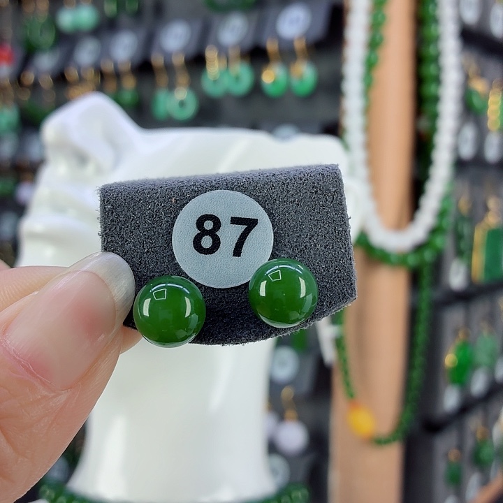 和田玉18K金镶嵌耳饰