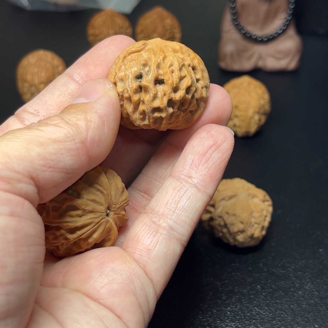 天***上文玩核桃吊坠一物一拍不喜勿拍