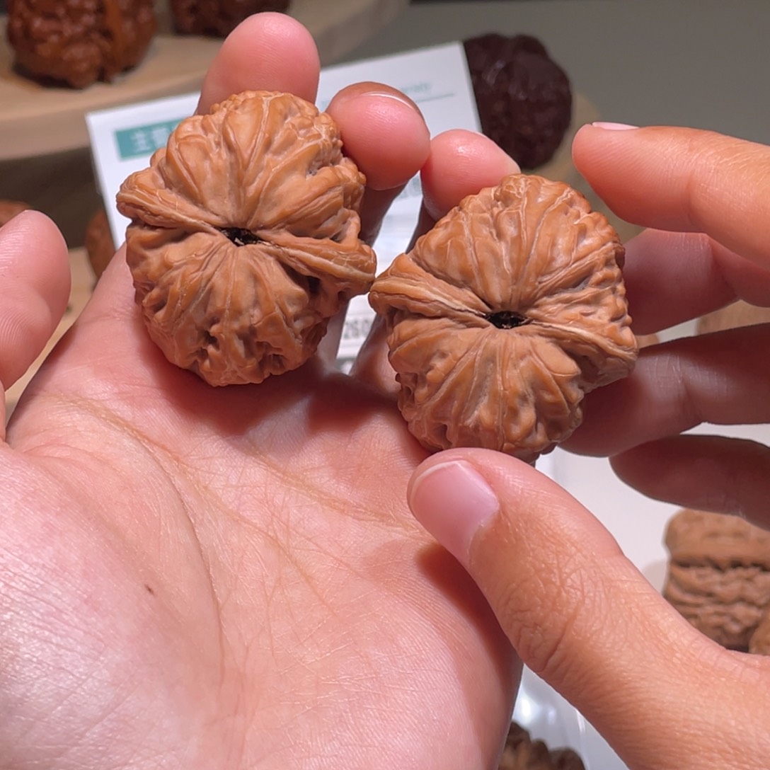 I***牛文玩核桃吊坠36 40 平谷元宝 2606