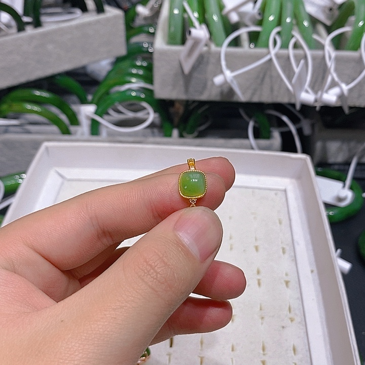 和田玉（碧玉）未镶嵌戒指