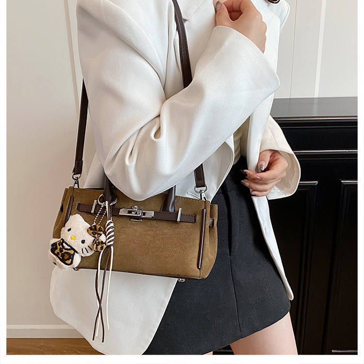 复古超火绒面手提包秋季新款精致洋气斜挎包网红同款百搭单肩包女