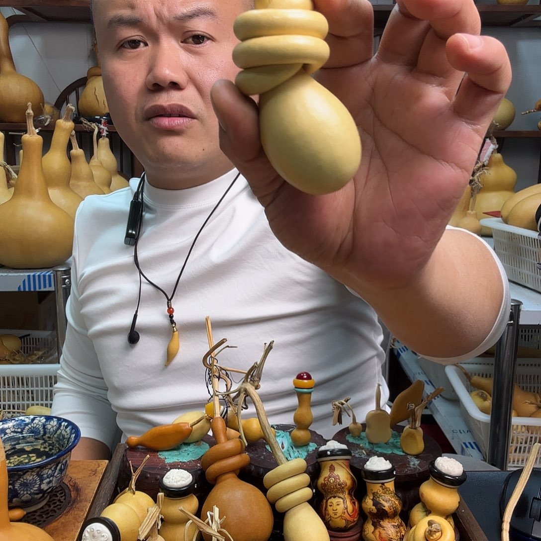 正****大叶紫檀（黑酸枝木类）