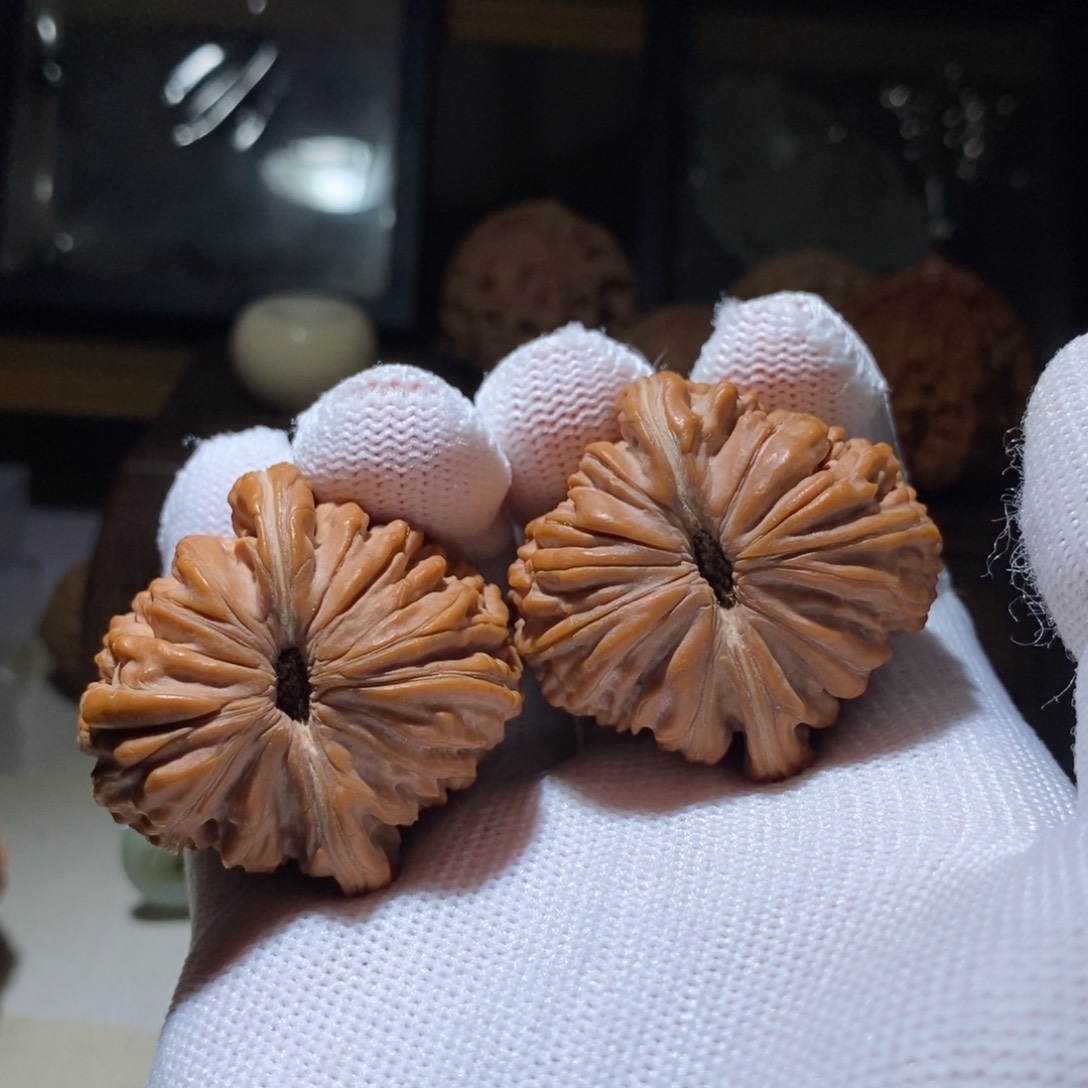 属***外文玩核桃吊坠楼子39