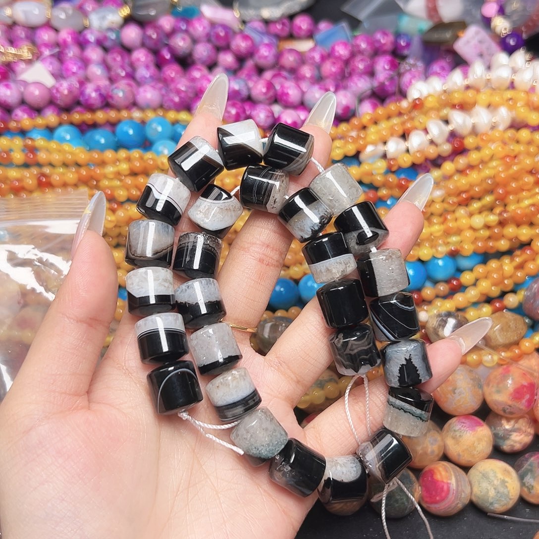 玛瑙/玉髓未镶嵌珠宝半成品T92 13mm天然晶体共生墩子一条