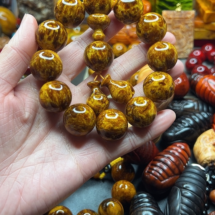 2.0雷击琥珀木手串的1111