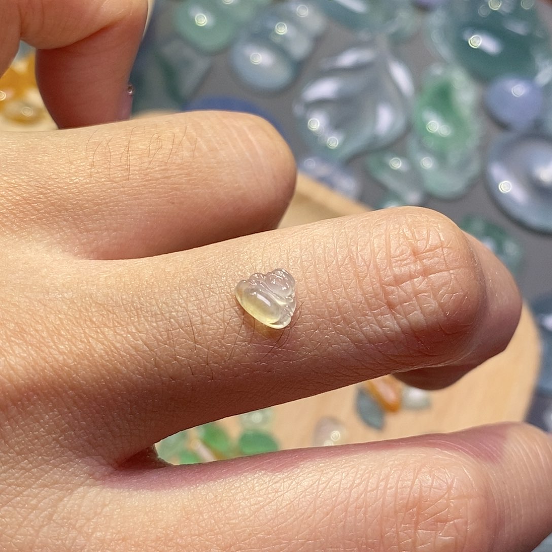 翡翠颈饰未镶嵌翡翠