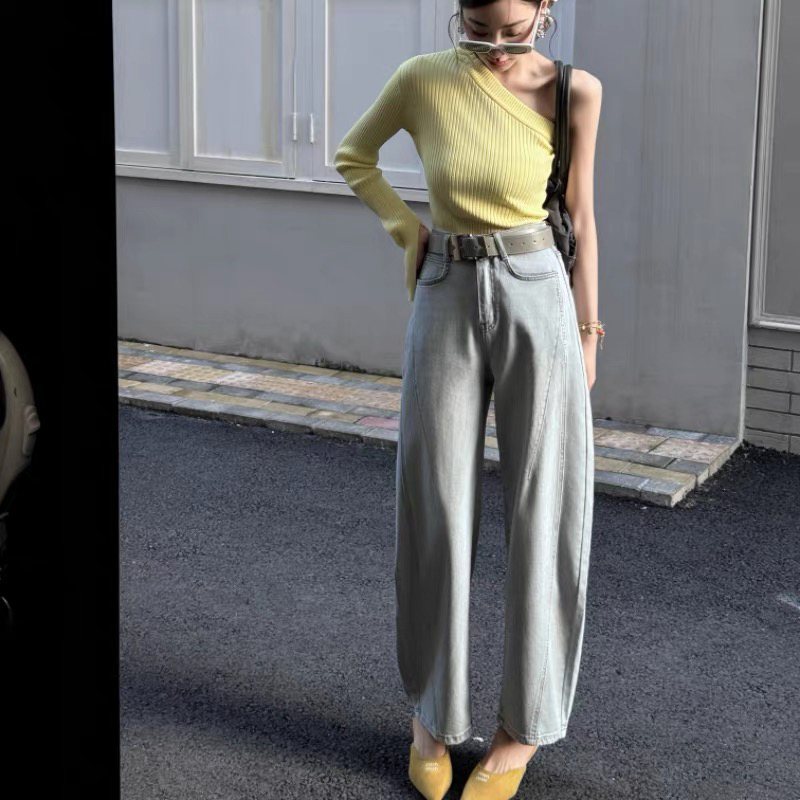 （没有腰带，慎拍大瑕疵）灰色弹力弯刀阔腿牛仔裤