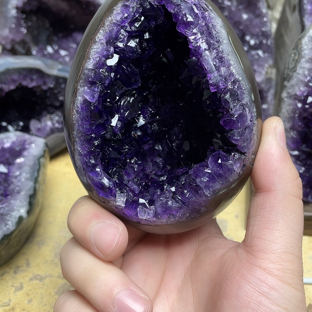 恒***未镶嵌紫晶大型摆件（非配饰）