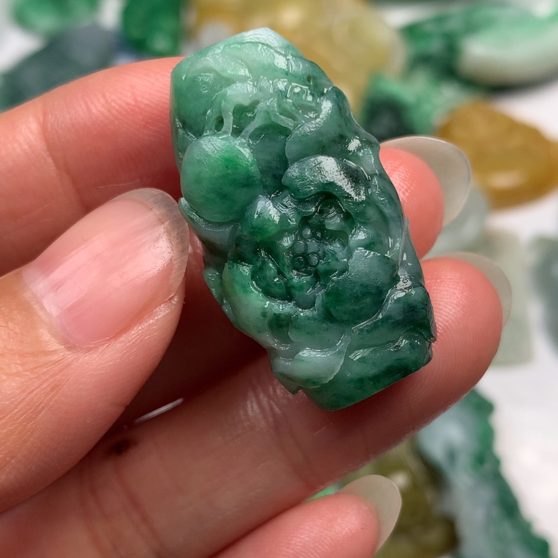 都***堰定制翡翠未镶嵌翡翠